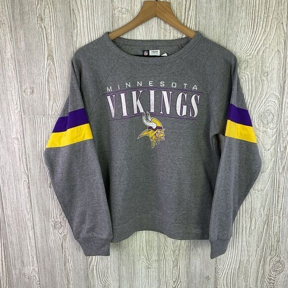 Brand New NFL Team Apparel Women’s Small Heathered Grey Vikings Football Sweater - Picture 1 of 9